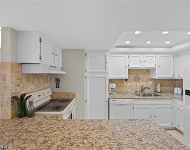 3443 Gulf Shore Boulevard N - Photo Thumbnail 9