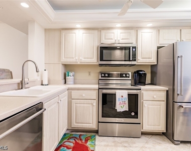 260 Seaview Court - Photo Thumbnail 13