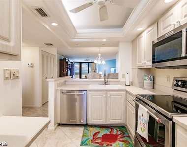 260 Seaview Court - Photo Thumbnail 12