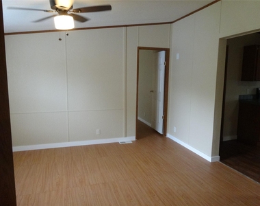 1220 8th Street - Photo Thumbnail 5