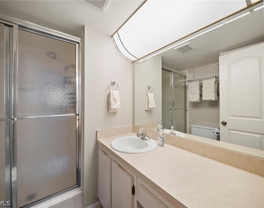 400 Forest Lakes Boulevard - Photo Thumbnail 16