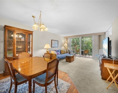 400 Forest Lakes Boulevard - Photo Thumbnail 9