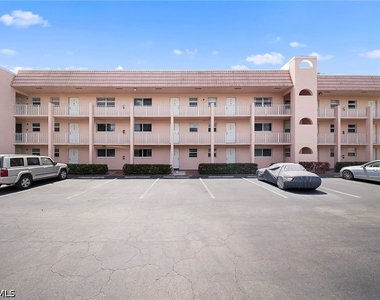 400 Forest Lakes Boulevard - Photo Thumbnail 24