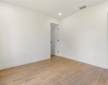 1514 47th Avenue Ne - Photo Thumbnail 30