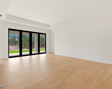 1514 47th Avenue Ne - Photo Thumbnail 9