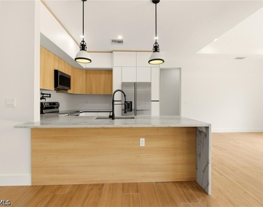 1514 47th Avenue Ne - Photo Thumbnail 10