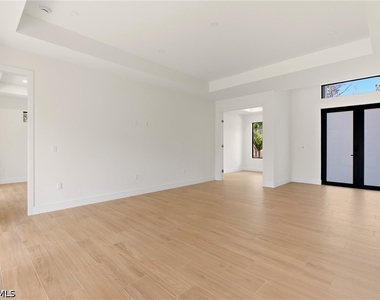 1514 47th Avenue Ne - Photo Thumbnail 7