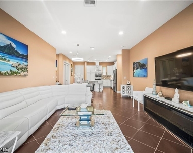 21460 Strada Nuova Circle - Photo Thumbnail 34