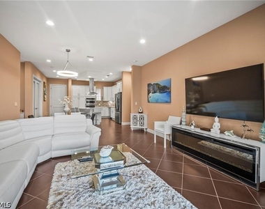 21460 Strada Nuova Circle - Photo Thumbnail 29