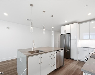 1950 Mayfair Street - Photo Thumbnail 22
