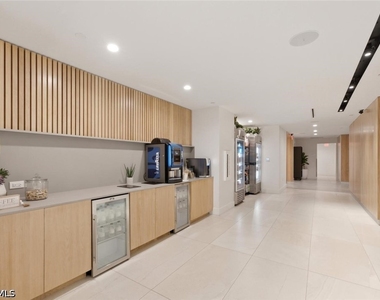 1950 Mayfair Street - Photo Thumbnail 15