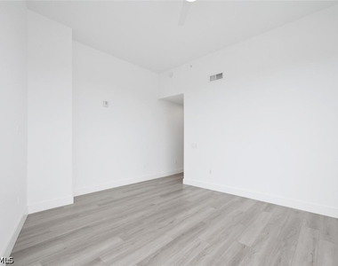 1950 Mayfair Street - Photo Thumbnail 29