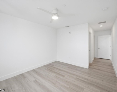 1950 Mayfair Street - Photo Thumbnail 32