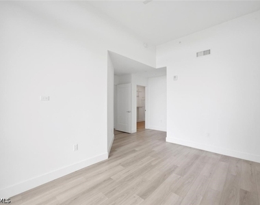 1950 Mayfair Street - Photo Thumbnail 28