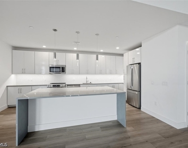 1950 Mayfair Street - Photo Thumbnail 21
