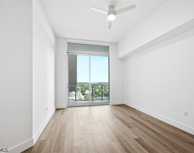 1950 Mayfair Street - Photo Thumbnail 32