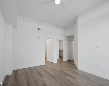 1950 Mayfair Street - Photo Thumbnail 28