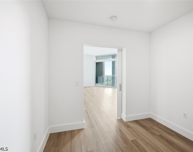 1950 Mayfair Street - Photo Thumbnail 26