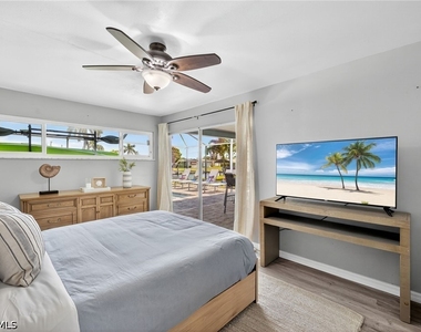 1421 Windsor Court - Photo Thumbnail 8