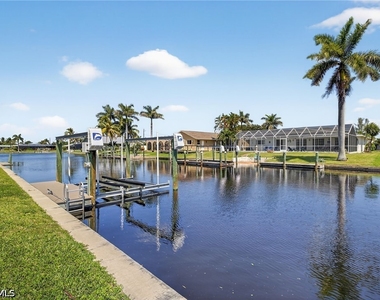 1421 Windsor Court - Photo Thumbnail 21