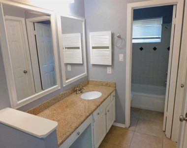 1338 Leadenhall Circle - Photo Thumbnail 9