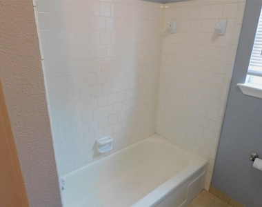 1338 Leadenhall Circle - Photo Thumbnail 12