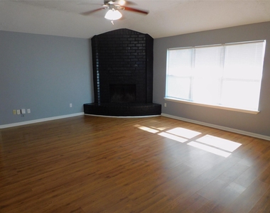 1338 Leadenhall Circle - Photo Thumbnail 3