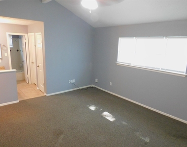 1338 Leadenhall Circle - Photo Thumbnail 7