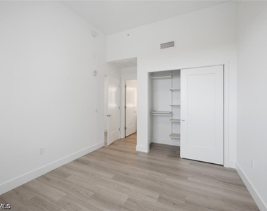 1950 Mayfair Street - Photo Thumbnail 36