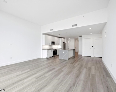 1950 Mayfair Street - Photo Thumbnail 21