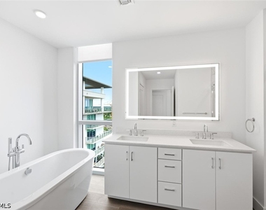 1950 Mayfair Street - Photo Thumbnail 29