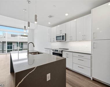 1950 Mayfair Street - Photo Thumbnail 17