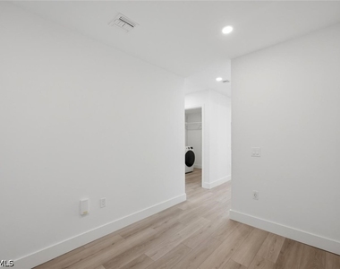 1950 Mayfair Street - Photo Thumbnail 24