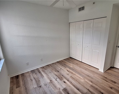 4720 Saint Croix Lane - Photo Thumbnail 8