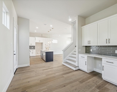 5817 Mansfield Heights Lane - Photo Thumbnail 6