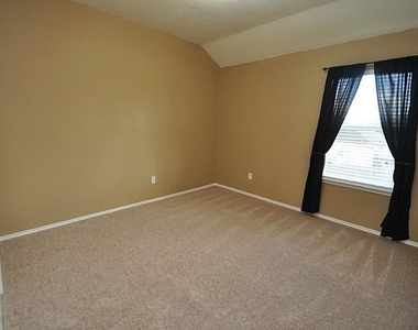 2931 Silver Landing Lane - Photo Thumbnail 6