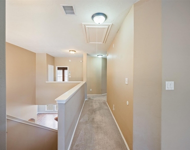 2931 Silver Landing Lane - Photo Thumbnail 20