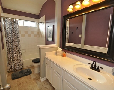 2931 Silver Landing Lane - Photo Thumbnail 4