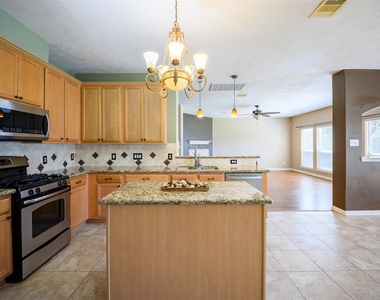 2931 Silver Landing Lane - Photo Thumbnail 13