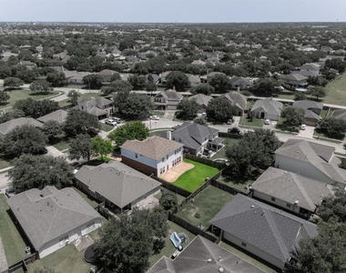 2931 Silver Landing Lane - Photo Thumbnail 41