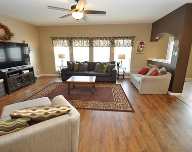 2931 Silver Landing Lane - Photo Thumbnail 20