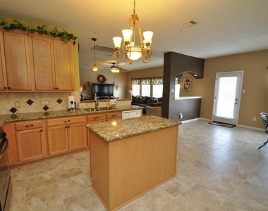 2931 Silver Landing Lane - Photo Thumbnail 15