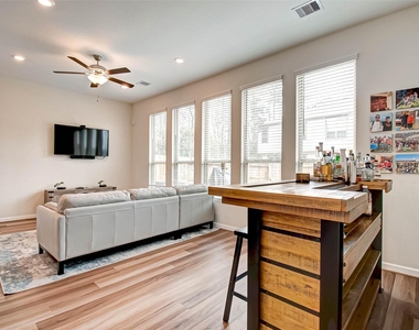 617 Aspen Falls Court - Photo Thumbnail 11
