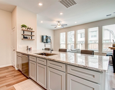 617 Aspen Falls Court - Photo Thumbnail 22