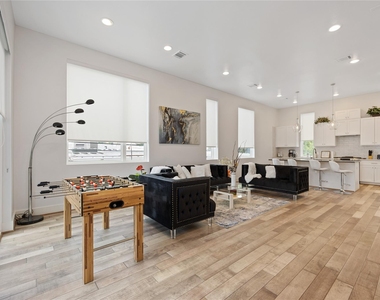 5914 Val Verde Street - Photo Thumbnail 2