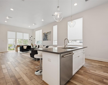 5914 Val Verde Street - Photo Thumbnail 8
