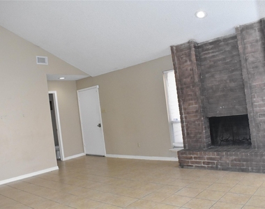 8903 Kalewood Drive - Photo Thumbnail 7