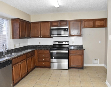 8903 Kalewood Drive - Photo Thumbnail 13