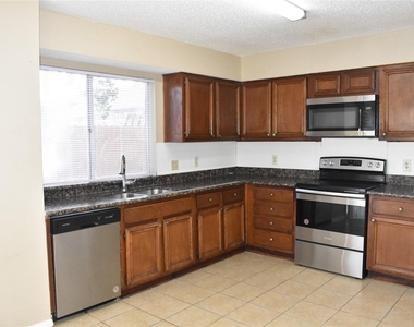 8903 Kalewood Drive - Photo Thumbnail 14