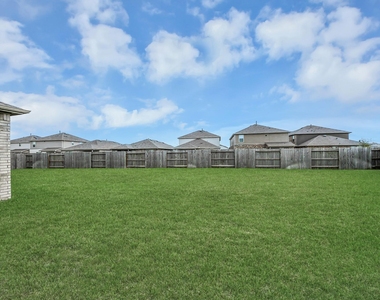 1325 Grass Bend Drive - Photo Thumbnail 5